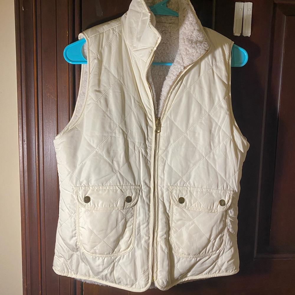 Love Tree Off White Sleeveless Vest
